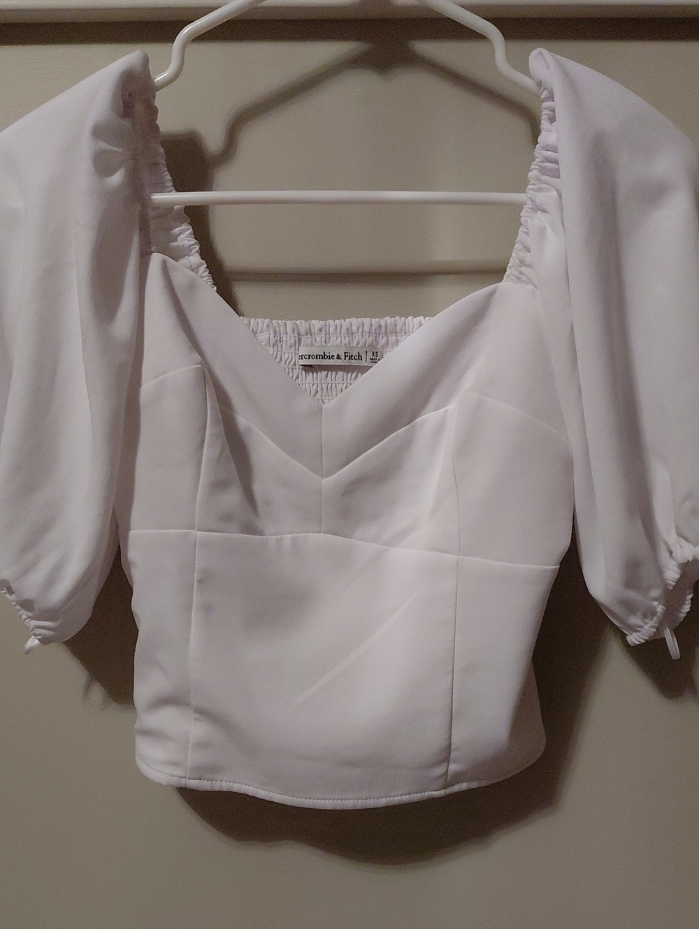 Abercrombie & Fitch White Puff-Sleeve Sweetheart Crop Top